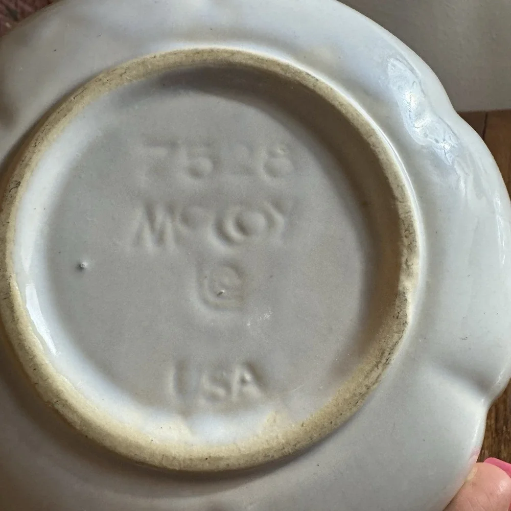 Vintage Art Deco McCoy Pottery Fruit Bowl 7528 Lt Blue Scalloped Rim Pre Owned
